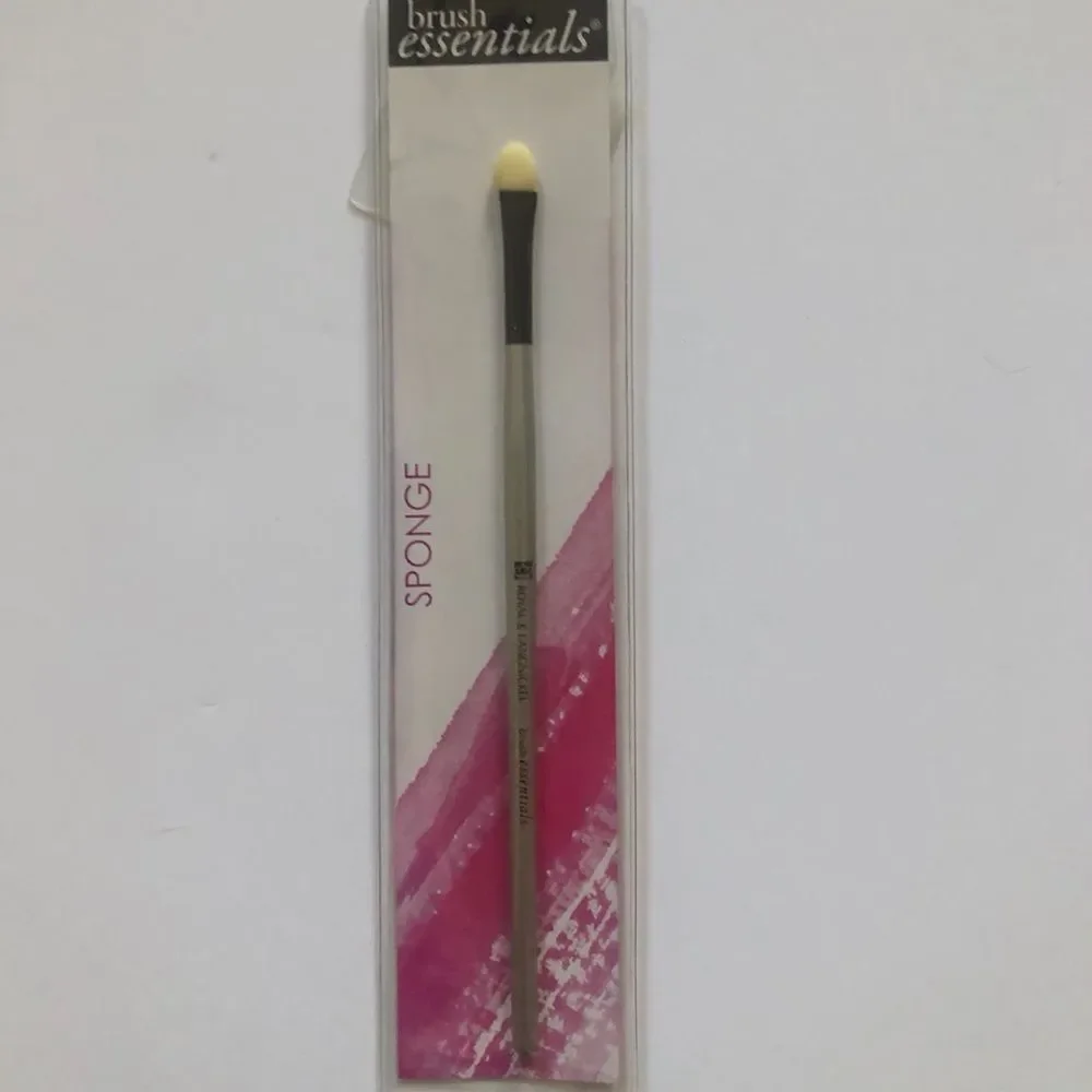 🆕 [Royal] Set of 6 Professional Makeup Brushes 💄👁